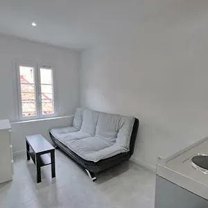 studio-au-calme-entierement-renove.fr-provencehotel.com/
